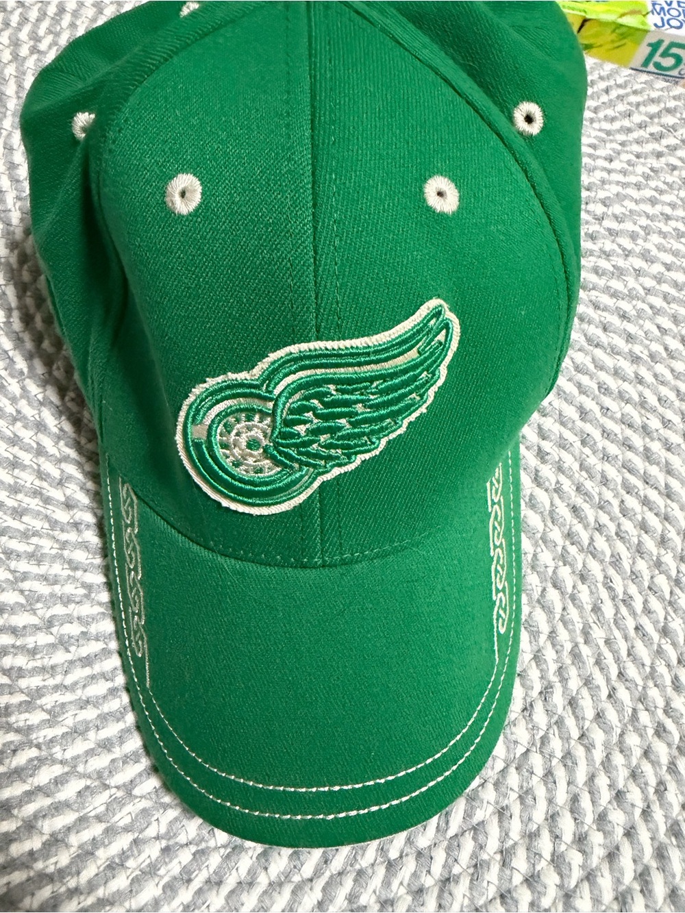 Detroit Red Wings Green Hockey Hat
